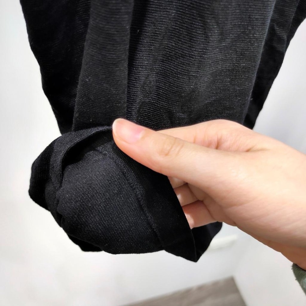 (A142)輕薄圓領發熱衣-黑-細節圖5