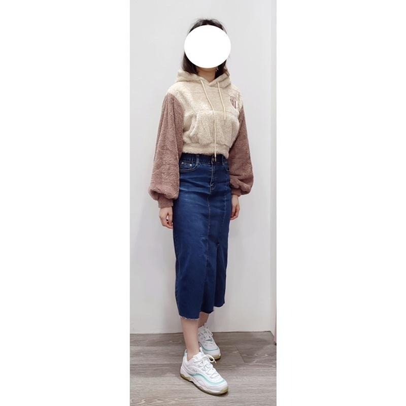 (A119)熊寶寶撞色感短版帽t-2色【現貨-駝】字母 連帽上衣 長袖帽t 長袖上衣 長袖短版上衣-細節圖4