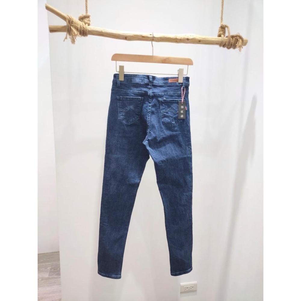 (D81)磨毛窄管牛仔褲S-2L 牛仔褲 牛仔長褲 緊身褲 窄管褲 彈性牛仔褲 刷毛牛仔褲 女生牛仔褲-細節圖7