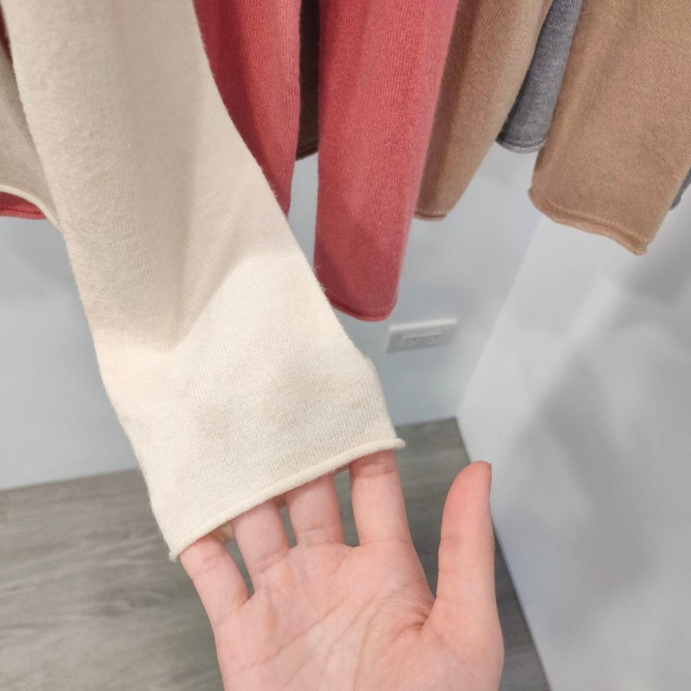 (A243)V領捲邊軟料針織上衣-5色 寬鬆 包心紗 長袖針織 V領針織-細節圖6