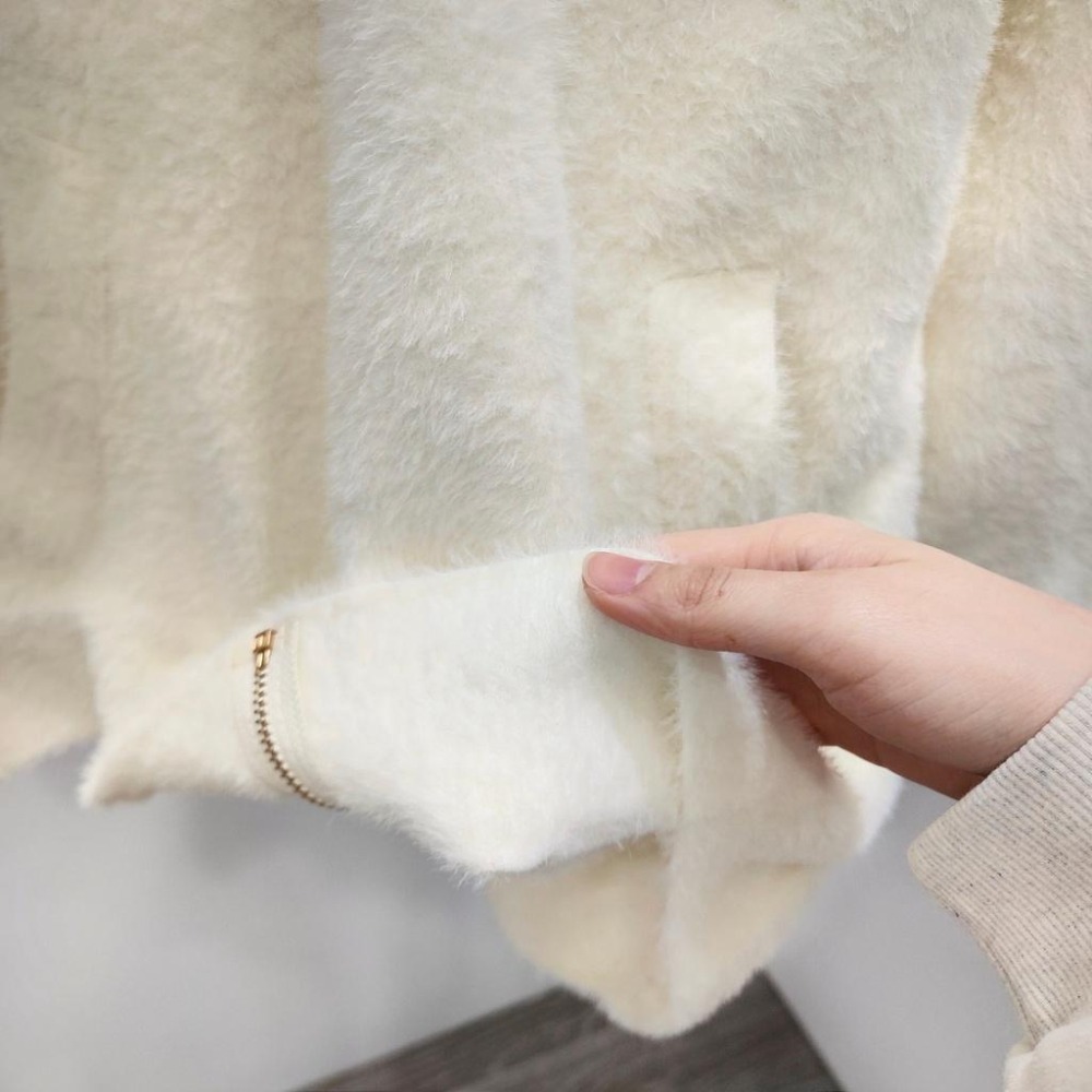 (G21)柔軟水貂毛連帽外套-2色-細節圖8