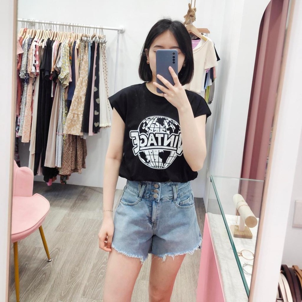 (D128)三釦下擺缺口牛仔短褲S-XL【現貨L】-細節圖5