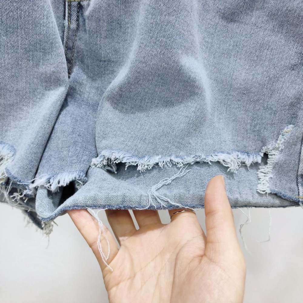 (D128)三釦下擺缺口牛仔短褲S-XL【現貨L】-細節圖7