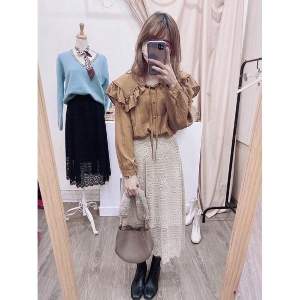 (A130)雕花領壓摺感襯衫-3色【現貨-深藍】休閒襯衫 長袖襯衫 女生襯衫 棉麻襯衫 氣質-細節圖6