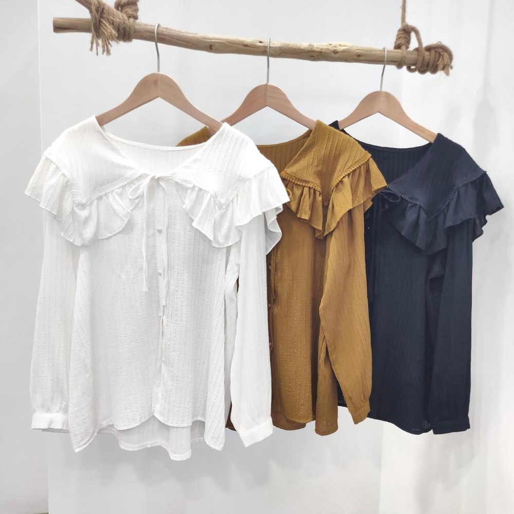 (A130)雕花領壓摺感襯衫-3色【現貨-深藍】休閒襯衫 長袖襯衫 女生襯衫 棉麻襯衫 氣質-細節圖7