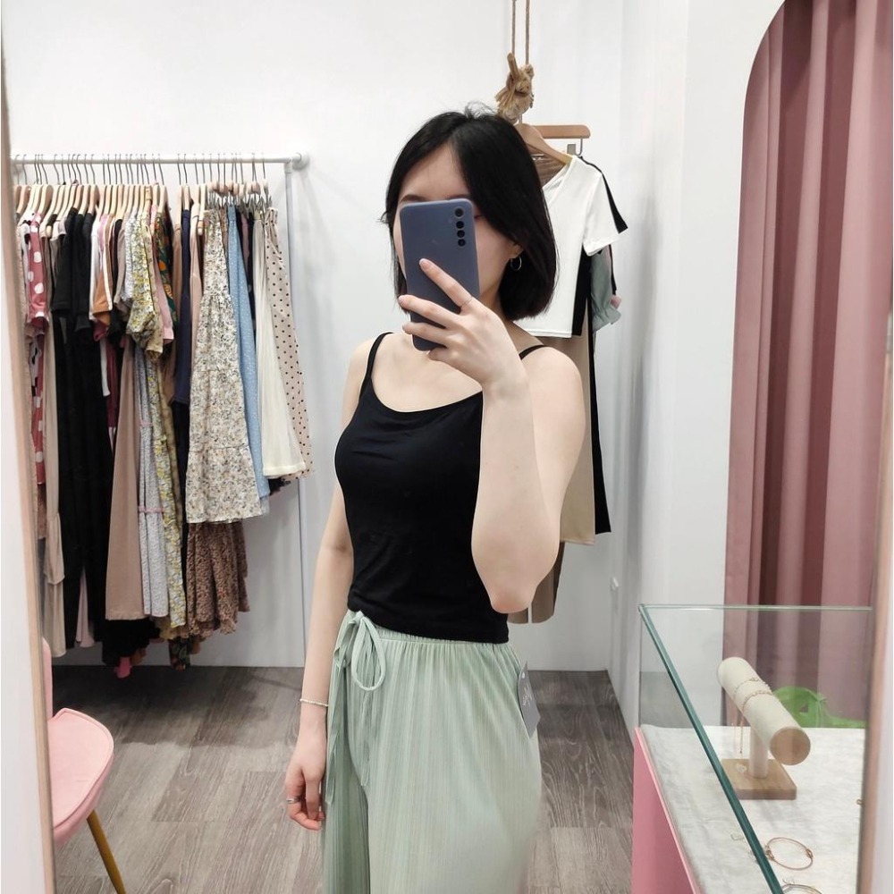 (B13)細肩帶可調式短版Bra top-2色 bar top 胸墊背心 小可愛背心-細節圖3