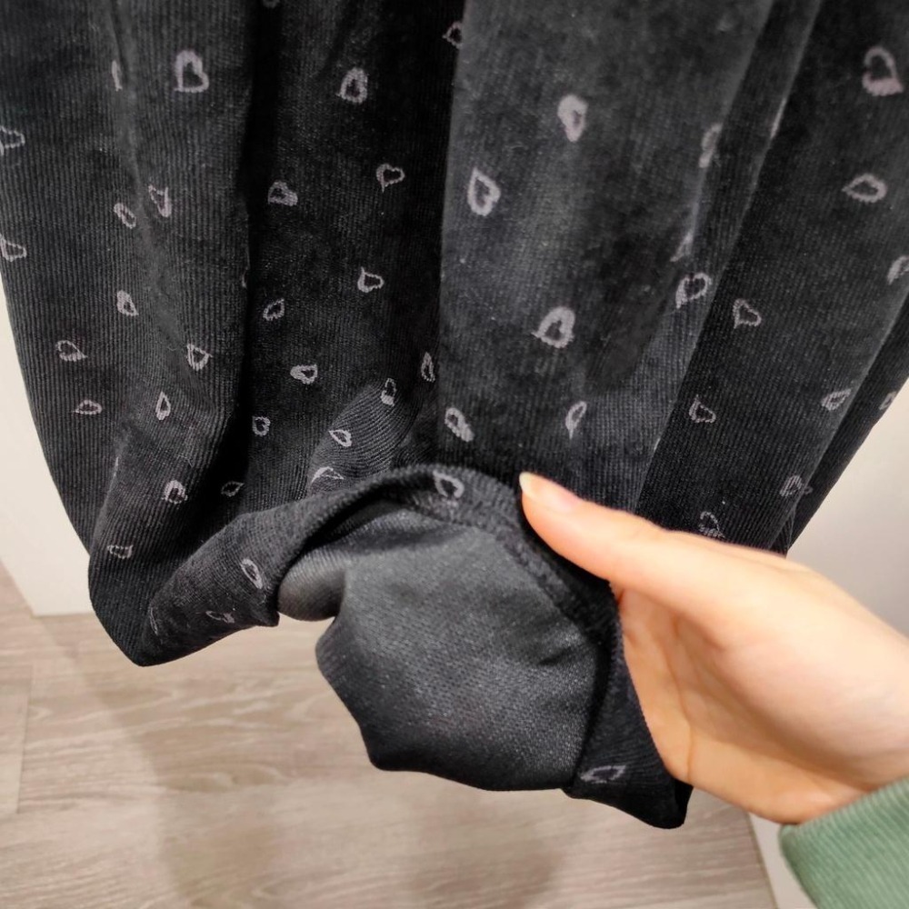 (E45) 正韓 後鬆緊愛心圖案燈芯絨蛋糕長裙-細節圖6