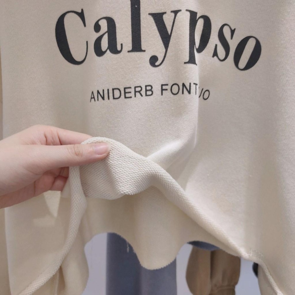 (A93)正韓-英字縮口短版連帽上衣-4色【現貨-米杏】短版 短版上衣 字母 韓國 帽t 薄長袖 長袖上衣-細節圖8