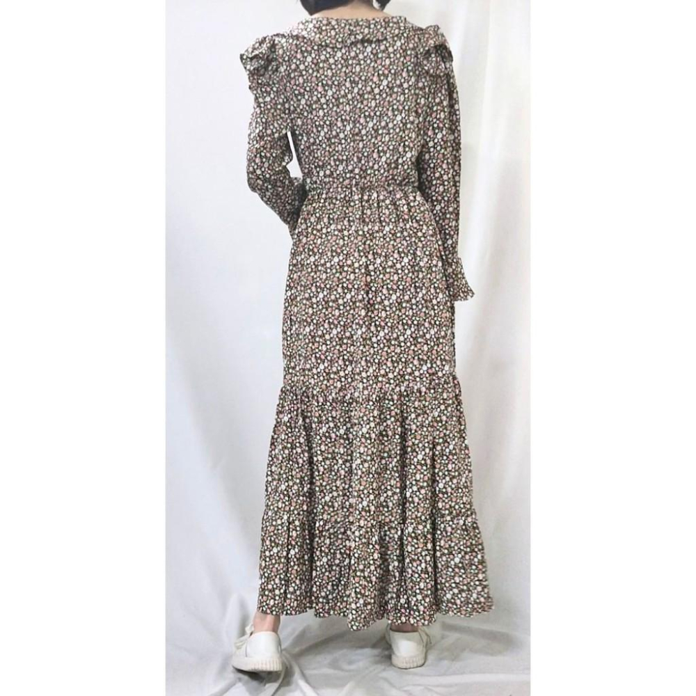 (C2)復古感小花荷葉領長袖洋裝-2色📍折扣出清售完不補/不退換📍-細節圖2