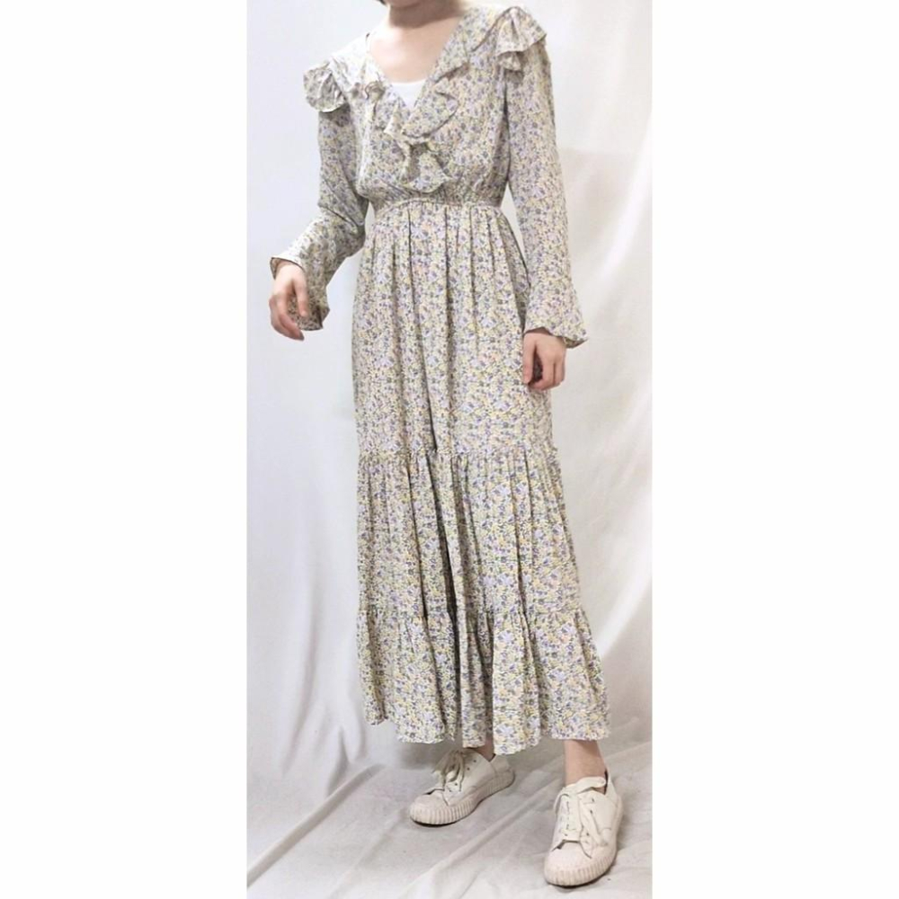(C2)復古感小花荷葉領長袖洋裝-2色📍折扣出清售完不補/不退換📍-細節圖3