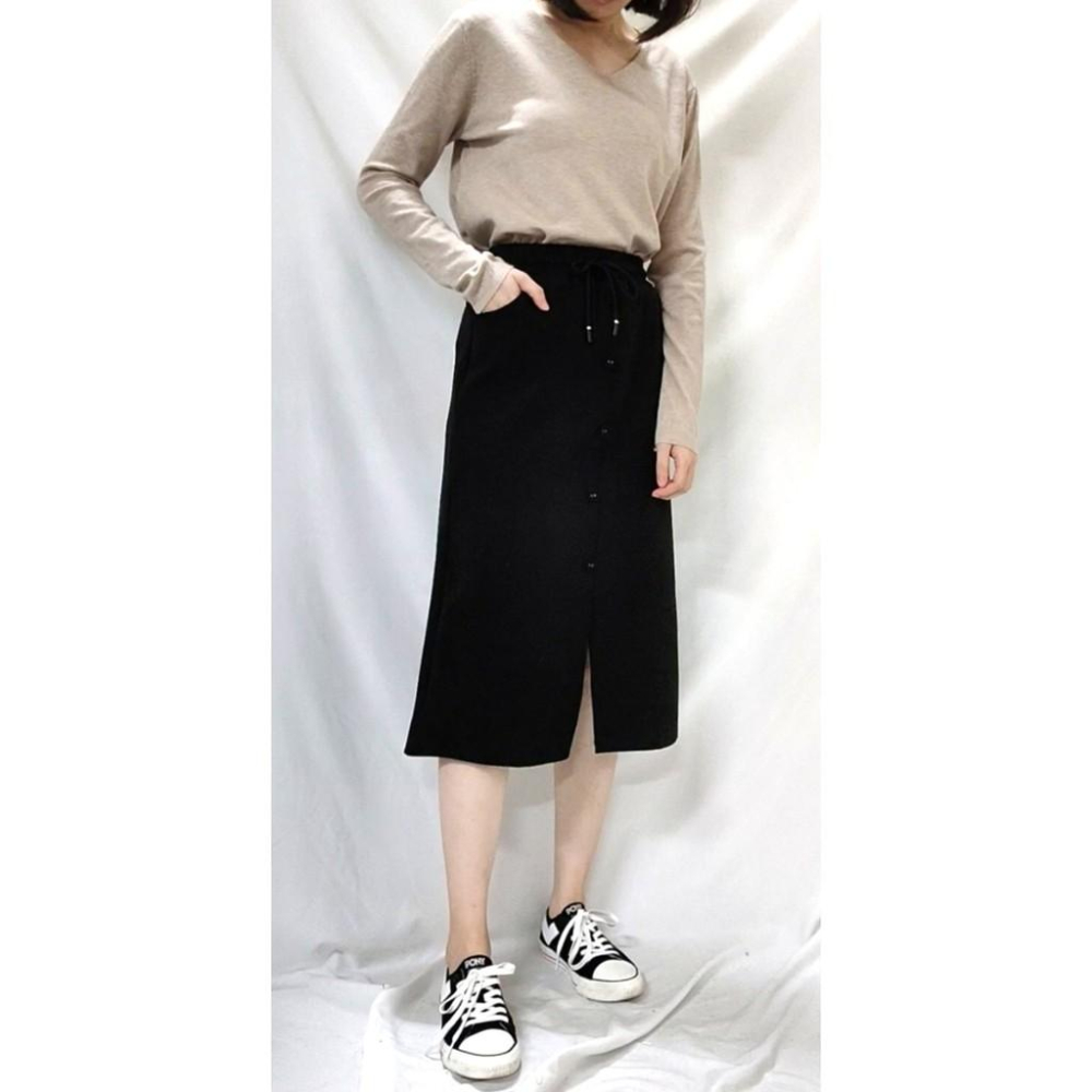 (A43)v領素面長袖柔軟針織上衣-4色【現貨-杏】📍折扣出清售完不補/不退換📍-細節圖3