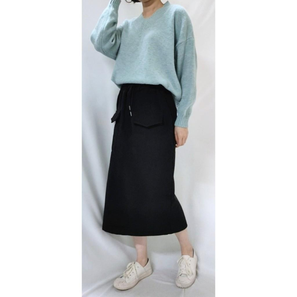 (E31)韓-雙口袋內刷毛後開衩鬆緊休閒裙-2色【現貨-黑】📍折扣出清售完不補/不退換📍-細節圖6