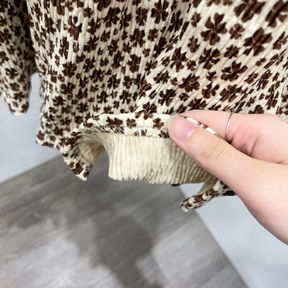 (E77)鬆緊細百摺絨感碎花長裙-細節圖7