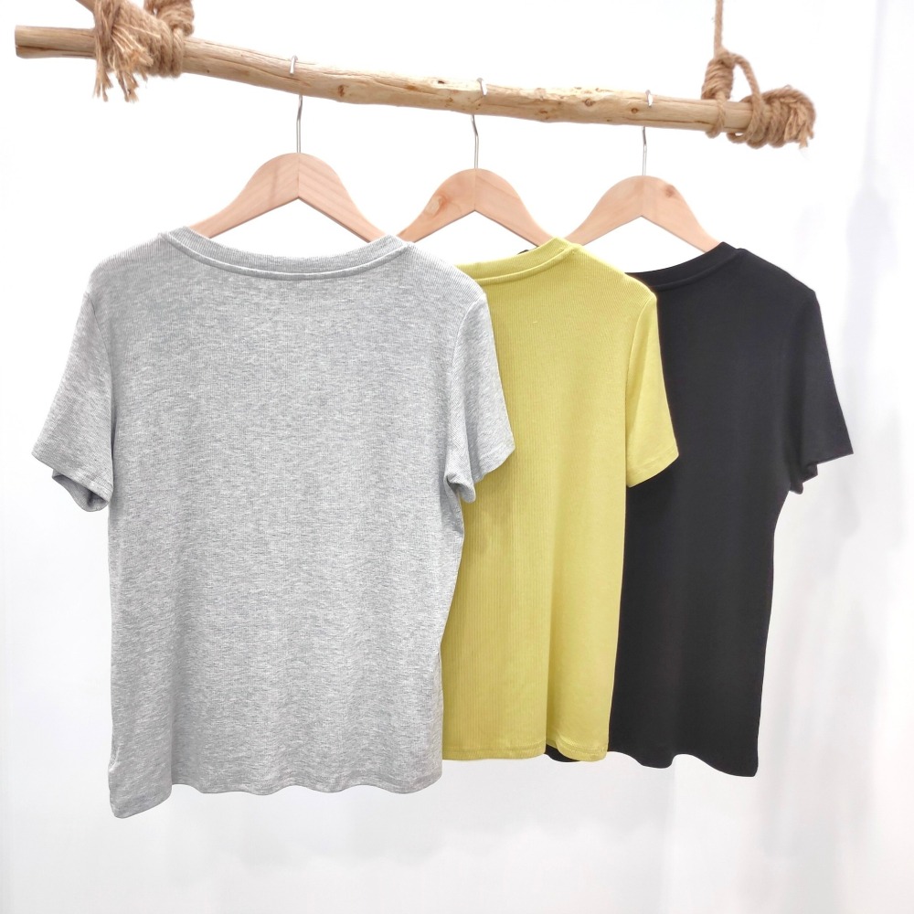 (A154)v領軟料超彈短袖上衣-3色【現貨-芥綠】-細節圖3