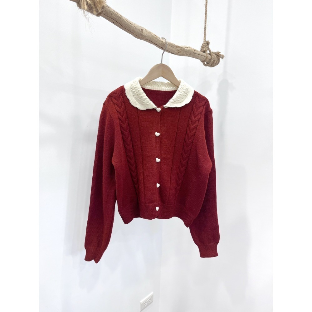 (A407)愛心包釦娃娃領針織上衣-3色-規格圖7