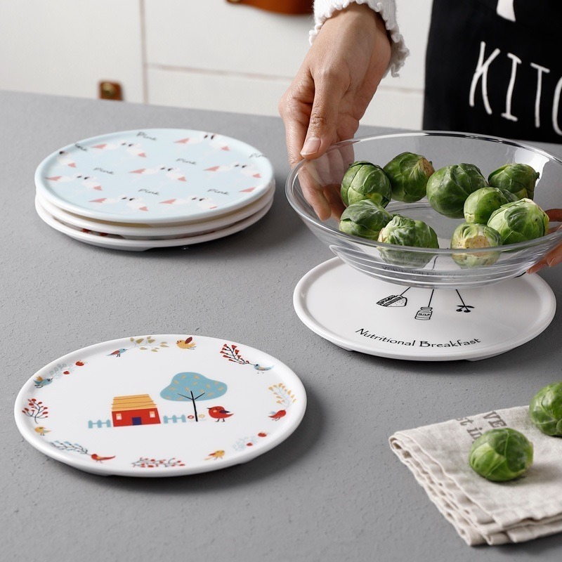 北歐風 圓型 餐墊 塑膠盤 甜點 餐盤 盤子 拍照素材 美耐皿 收納 松木架 & 隔熱墊 - 多色可選-細節圖4