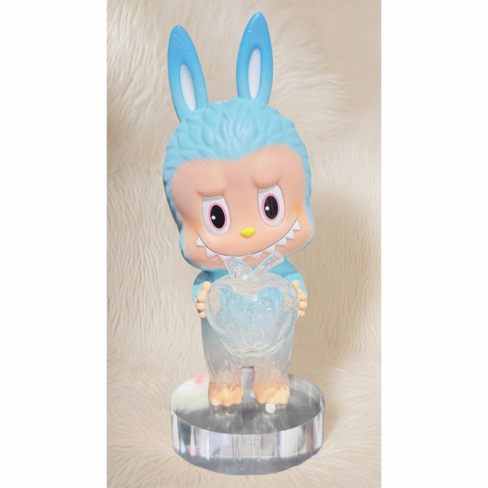《現貨》POPMART泡泡瑪特LABUBU 十週年 展覽 限定抽籤商品組 藍蘋果 抱萬物系列 公仔 Original-規格圖2