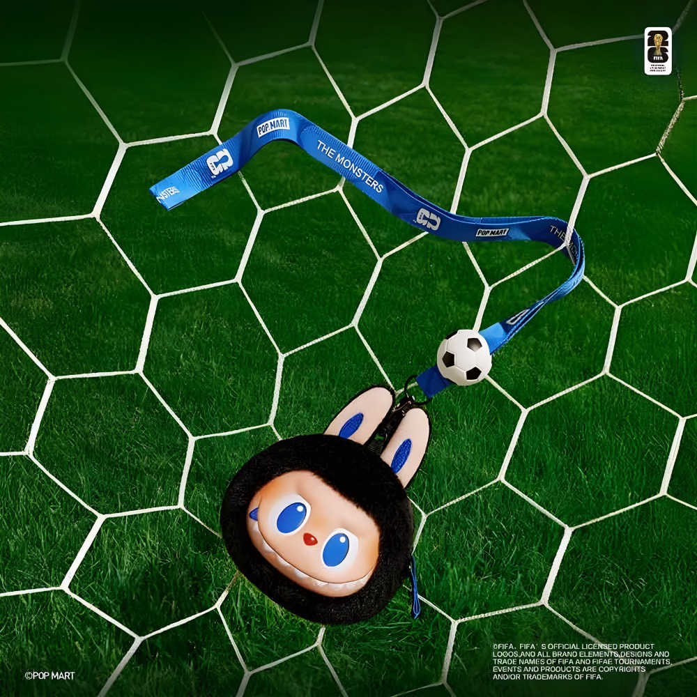 《現貨》POPMART 泡泡瑪特 THE MONSTERS × FIFA系列搪膠毛絨掛件 Labubu 足球-細節圖3