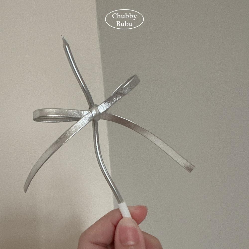 韓國ins款🎀  金屬感皮革 銀色蝴蝶結蠟燭 生日蠟燭 蛋糕蠟燭 緞帶蠟燭。甜酷未來風 y2k y3k蠟燭-細節圖3