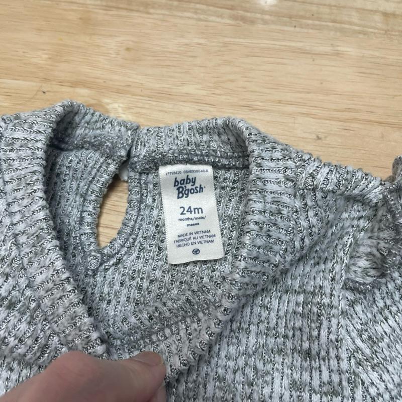 近新 (24m) OSHKOSH 灰色壓紋毛衣-細節圖2