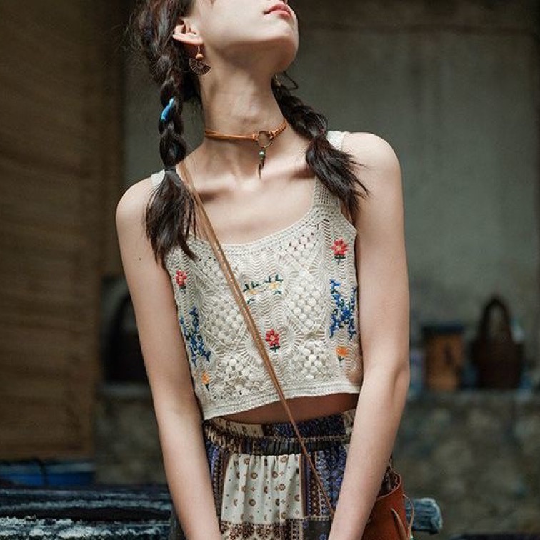 💐韓版復古小花朵度假風針織鉤花鏤空吊帶背心💐 復古簡單利落針織馬甲 無袖外穿設計風格馬夾 原創設計感針織最愛質感穿搭-細節圖4
