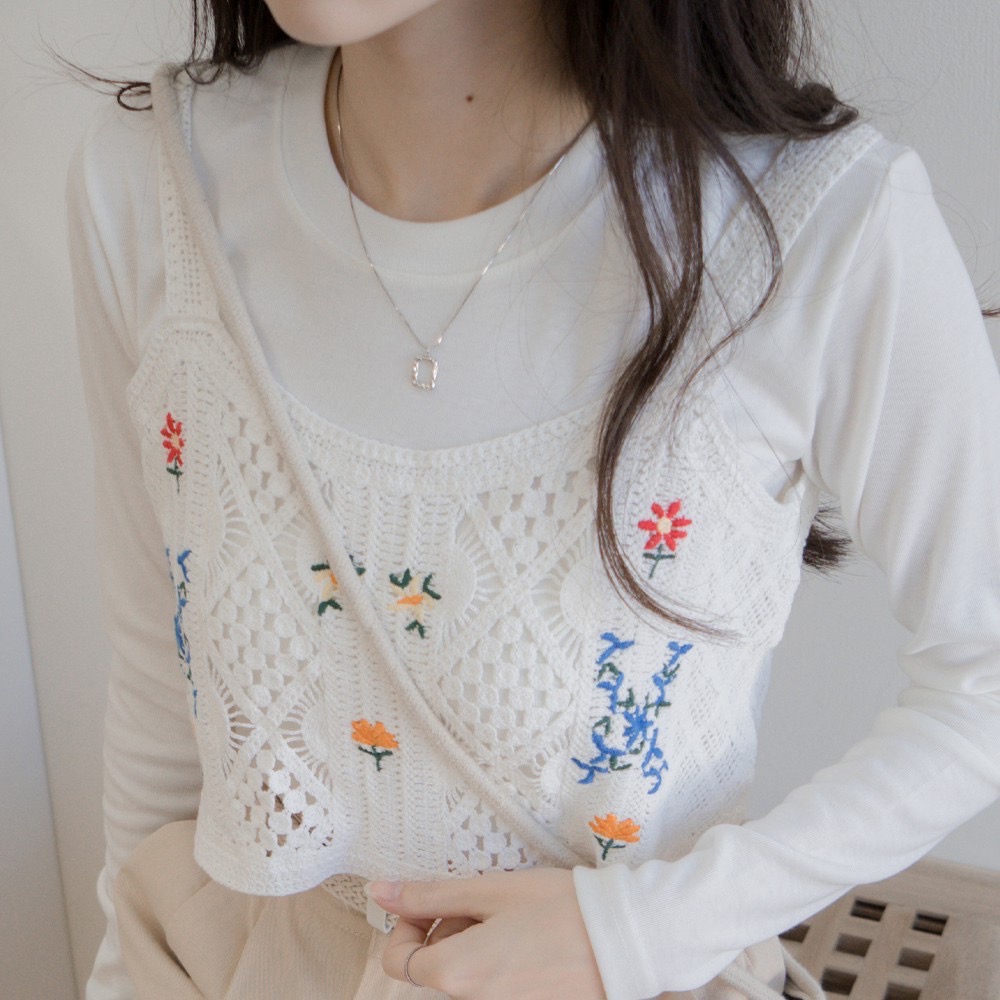 💐韓版復古小花朵度假風針織鉤花鏤空吊帶背心💐 復古簡單利落針織馬甲 無袖外穿設計風格馬夾 原創設計感針織最愛質感穿搭-細節圖7