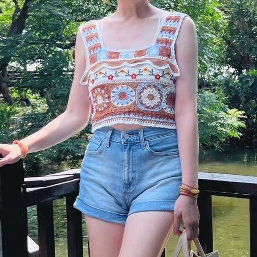 💐波希米亞民族風針織鉤花刺繡鏤空小背心💐 很漂亮的圖騰花編織圖案 很適合渡假穿搭 豐富熱情的顏色搭配穿著整個心情都變好了-細節圖7