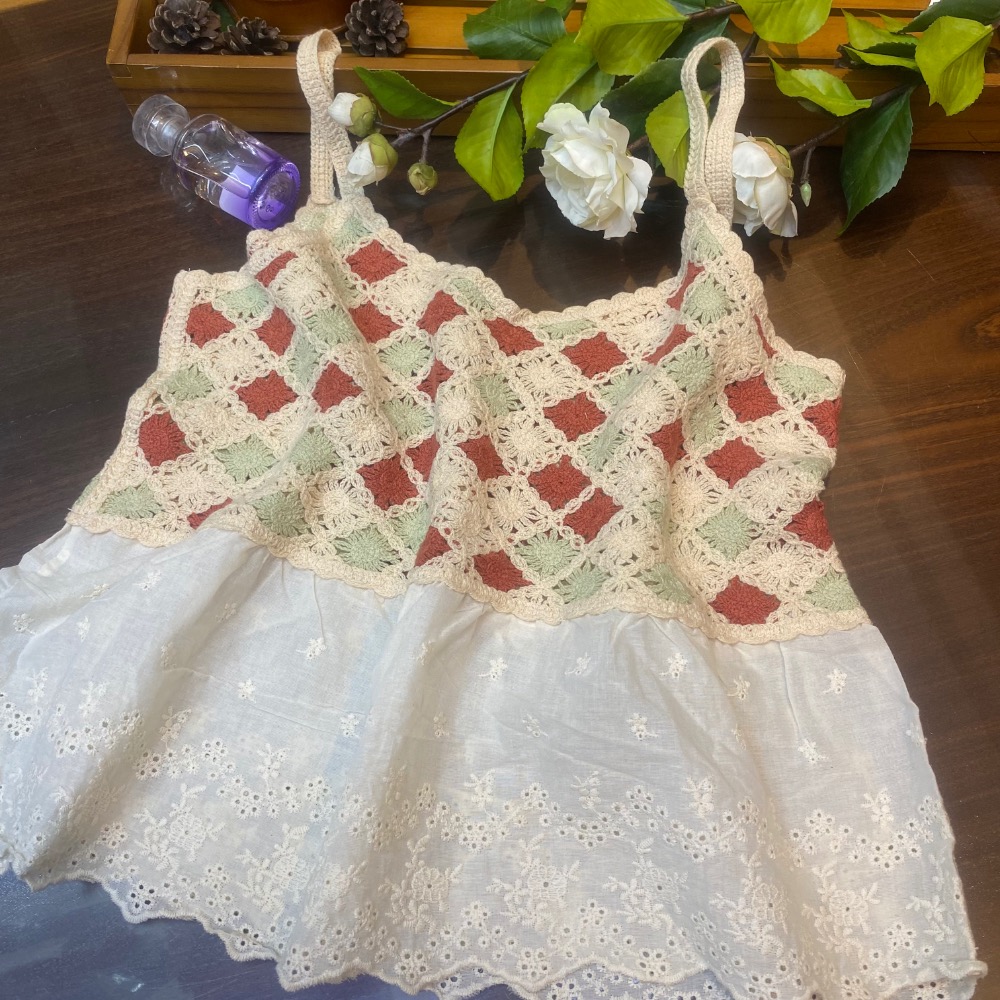 🧶加大碼🧶橙橘活力配色紋鉤織花度假吊帶刺繡鈎花短版背心 日系單品/花花棉線鉤針背心 Ivy 韓式女式鉤針針織緹花娃娃背心-細節圖6