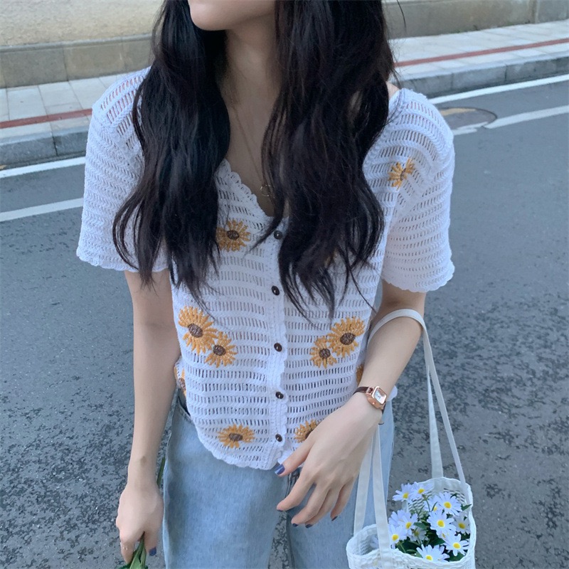 🌼🌻氣質V領小雛菊刺繡短袖針織短款上衣 小黃花朵顯瘦百搭復古立體鉤花針織外套 復古鏤空繡花透視薄款針織小外套 短袖寬鬆外-細節圖2