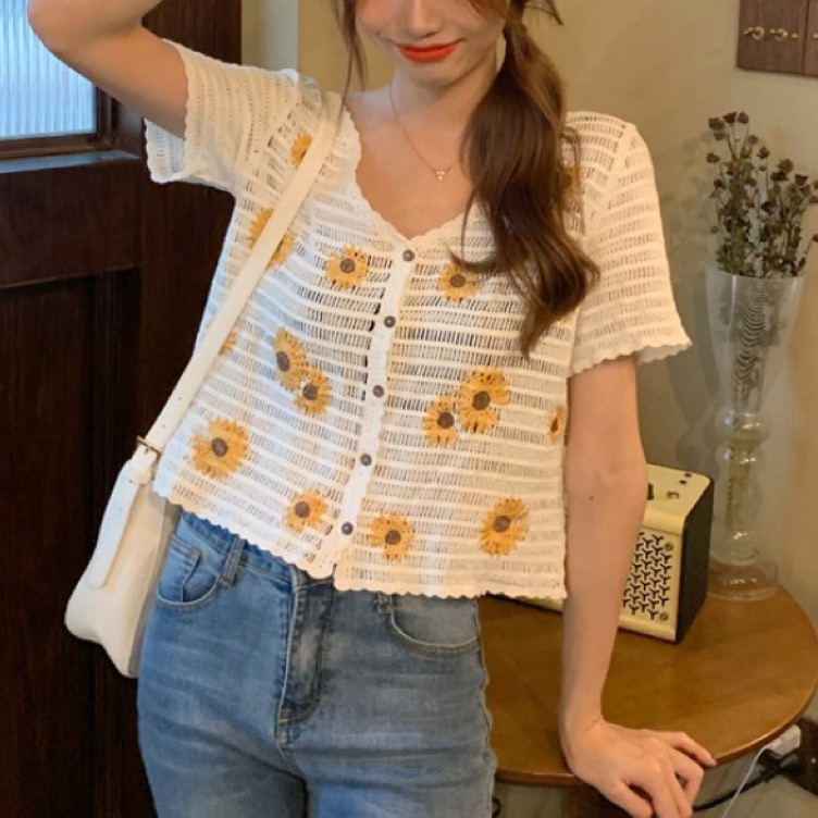 🌼🌻氣質V領小雛菊刺繡短袖針織短款上衣 小黃花朵顯瘦百搭復古立體鉤花針織外套 復古鏤空繡花透視薄款針織小外套 短袖寬鬆外-細節圖3