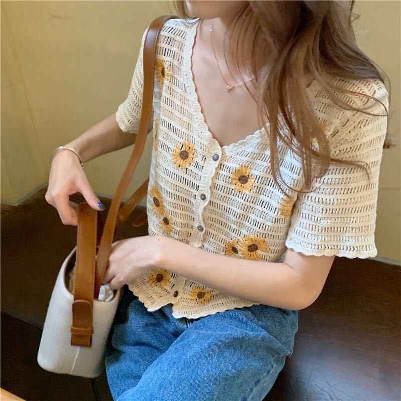 🌼🌻氣質V領小雛菊刺繡短袖針織短款上衣 小黃花朵顯瘦百搭復古立體鉤花針織外套 復古鏤空繡花透視薄款針織小外套 短袖寬鬆外-細節圖7