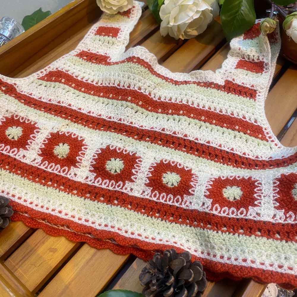 ♥️闆娘愛溫暖紅色系 辣椒紅🌶️♥️🌹復古波希米亞撞色短版針織鉤花鏤空無袖背心🌹這顏色讓人充滿熱情火紅活力滿滿背心-細節圖4