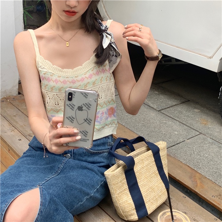 奶油針織背心 網拍熱賣 溫柔小清新花花刺繡針織背心💕奶油針織毛線🧶背心 衣服觸感非常柔軟 奶油般絲滑的手感 顯瘦無袖背心-細節圖3