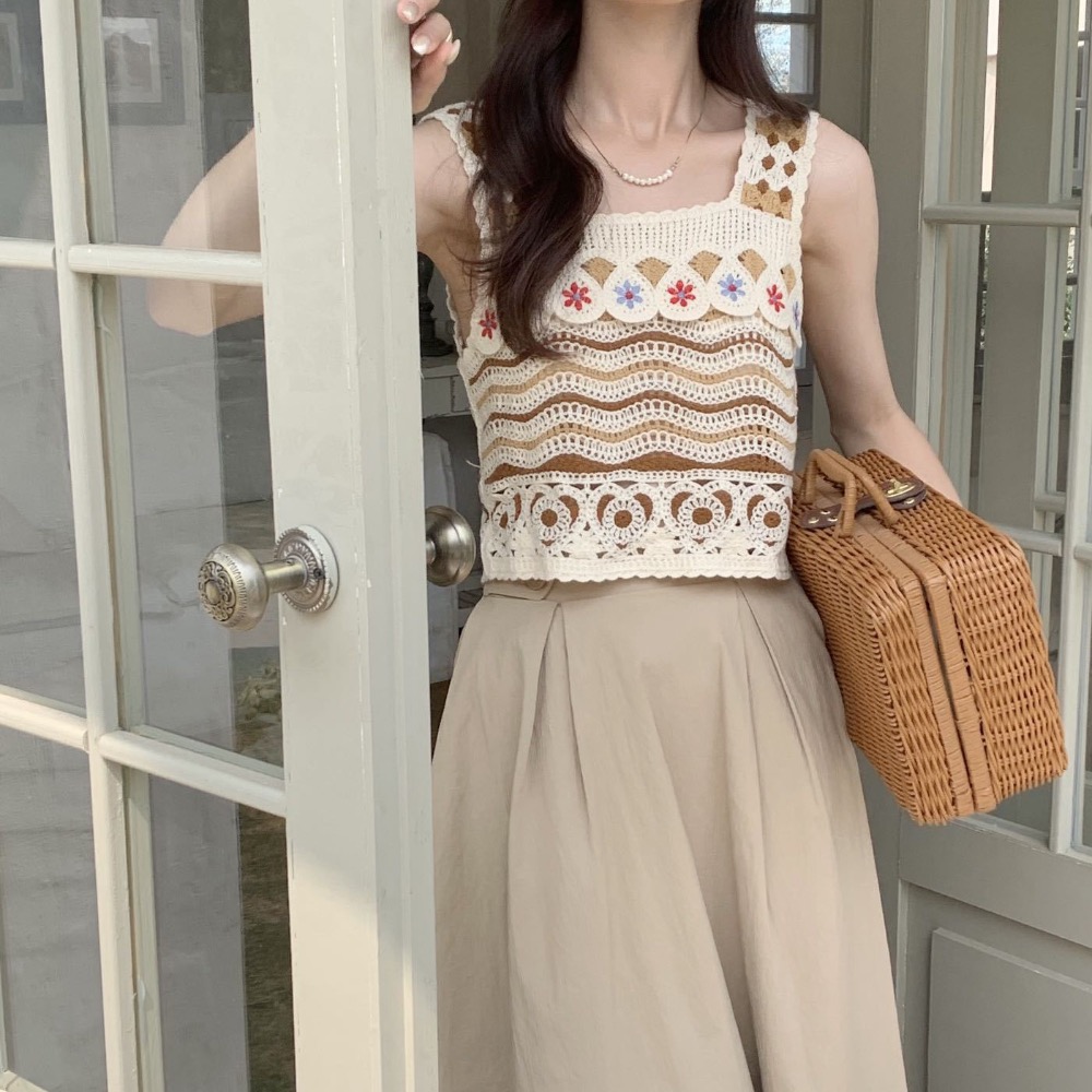 萬花筒鉤花背 復古方塊桌飾花針織衫民族風圈圈鉤花馬甲背心外套女外搭無袖毛衣馬背心 韓版萬花筒鉤花馬甲女復古刺繡鈎花針織衫-細節圖3