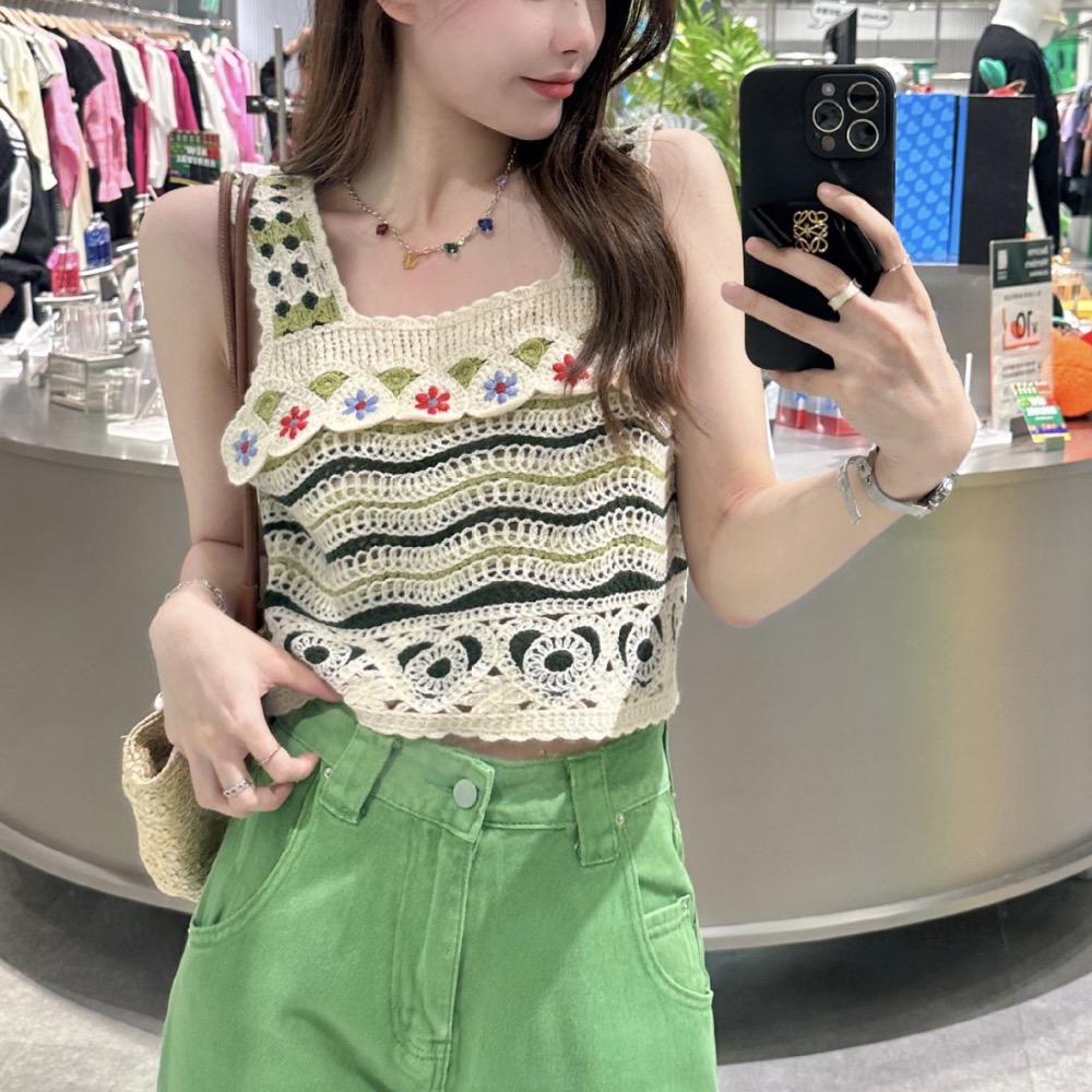 萬花筒鉤花背 復古方塊桌飾花針織衫民族風圈圈鉤花馬甲背心外套女外搭無袖毛衣馬背心 韓版萬花筒鉤花馬甲女復古刺繡鈎花針織衫-細節圖5