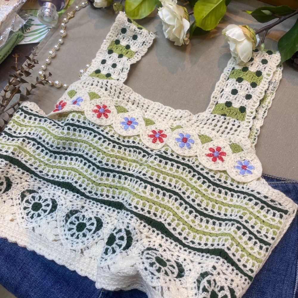 萬花筒鉤花背 復古方塊桌飾花針織衫民族風圈圈鉤花馬甲背心外套女外搭無袖毛衣馬背心 韓版萬花筒鉤花馬甲女復古刺繡鈎花針織衫-細節圖10