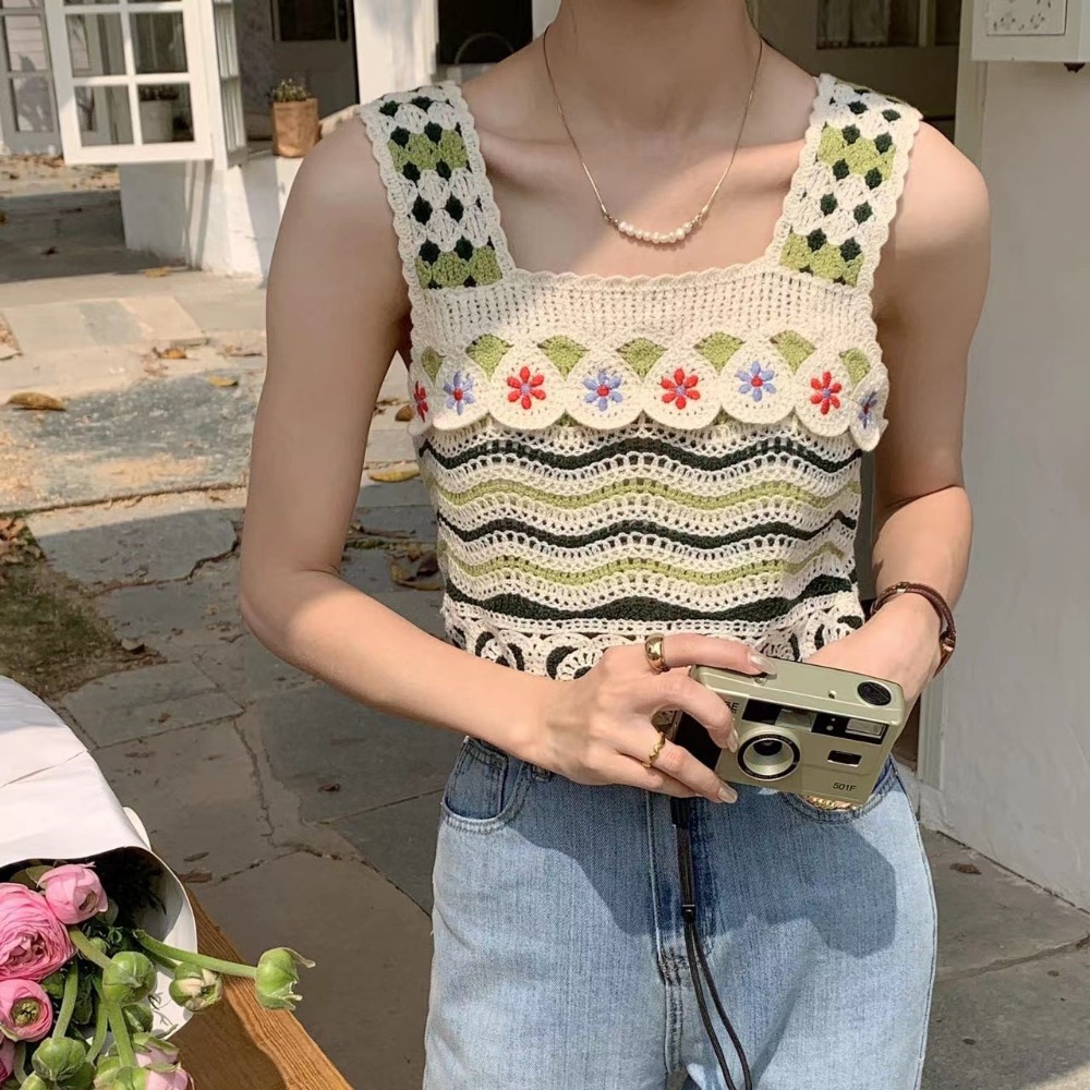 萬花筒鉤花背 復古方塊桌飾花針織衫民族風圈圈鉤花馬甲背心外套女外搭無袖毛衣馬背心 韓版萬花筒鉤花馬甲女復古刺繡鈎花針織衫-細節圖11
