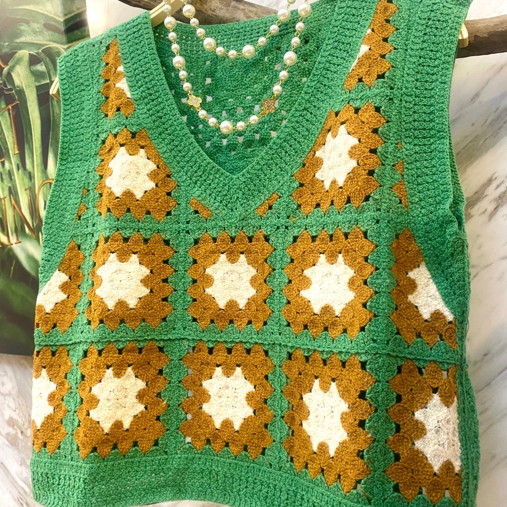 🌼韓版洋氣減齡寬鬆格子拚接針織鉤花鏤空背心🌼日式學生妹制服針織🧶毛衣保暖背心 手鉤方塊V領毛衣背心-細節圖5