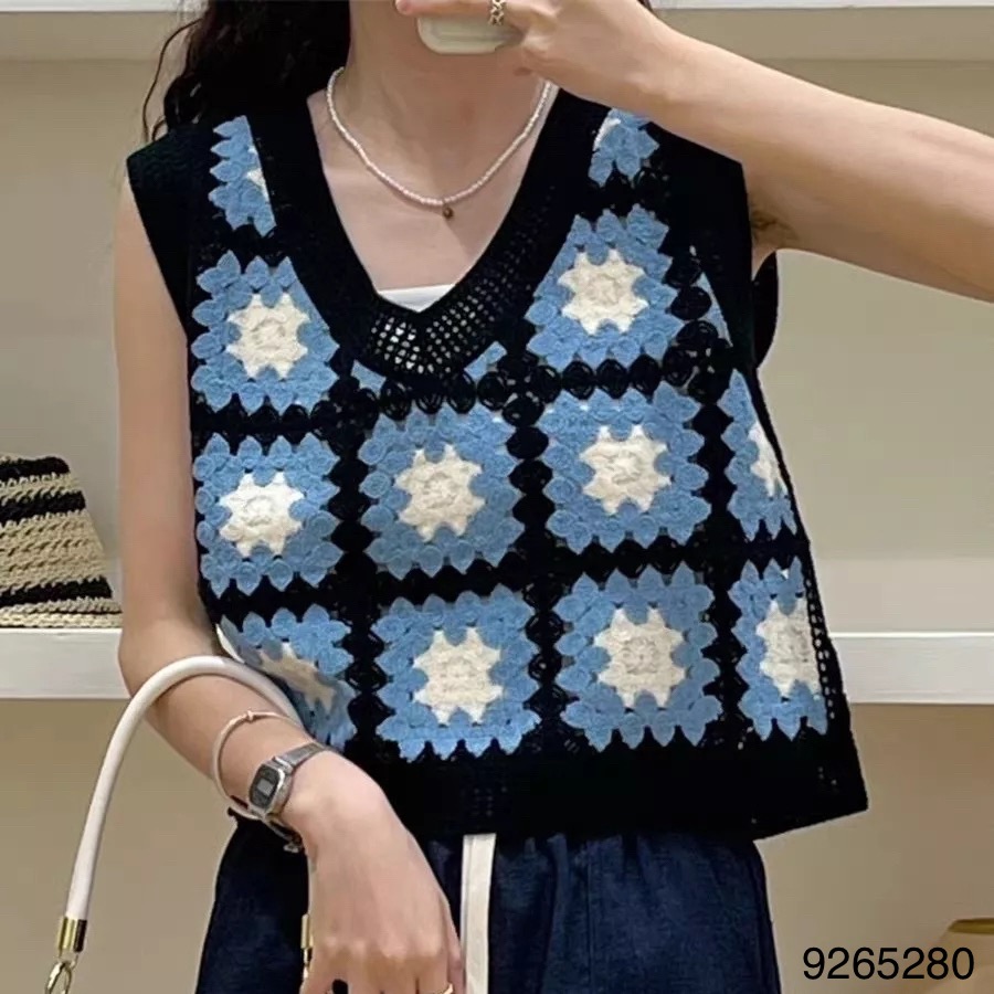 🌼韓版洋氣減齡寬鬆格子拚接針織鉤花鏤空背心🌼日式學生妹制服針織🧶毛衣保暖背心 手鉤方塊V領毛衣背心-細節圖11