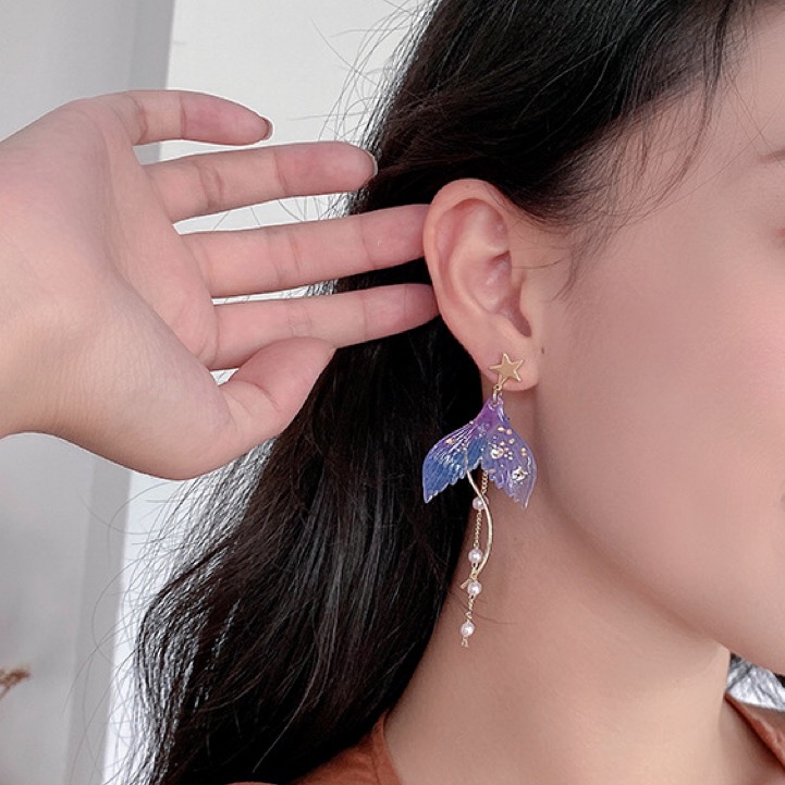 熱愛自由的魚 時尚美麗的美人魚耳環 繽紛彩色美人魚尾巴抗敏銀針耳環 東大門樣式紫色魚尾巴不對稱造型款抗過敏銀針耳環-細節圖6