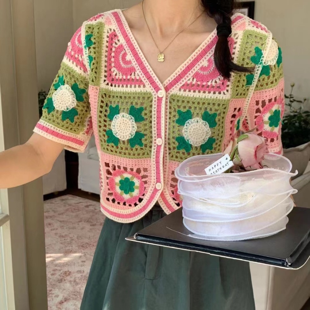 ￼（時尚單品手勾短袖）💮田園風鏤空鉤花設計針織衫小眾顯瘦短袖💮 很舒服的針織🧶外套 就是要簡單 針織有磅數感 摸起來很舒-細節圖8