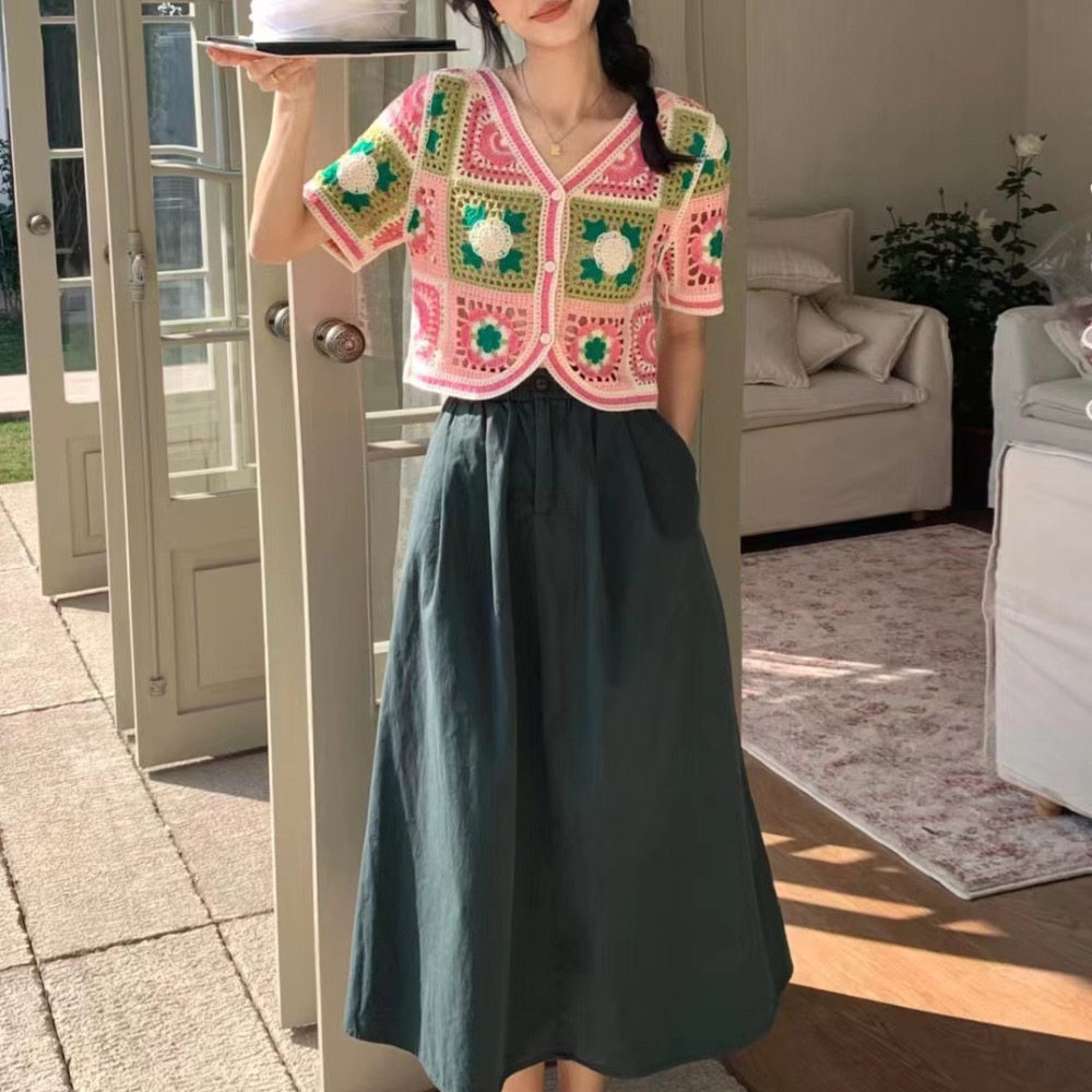 ￼（時尚單品手勾短袖）💮田園風鏤空鉤花設計針織衫小眾顯瘦短袖💮 很舒服的針織🧶外套 就是要簡單 針織有磅數感 摸起來很舒-細節圖9