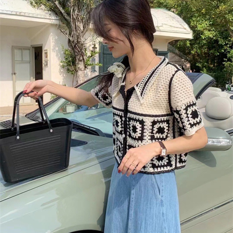 ￼(時尚單品上裝)波西米亞鉤花短袖衫領拼格上衣 文青手鉤拼格針織上衣 日系鈎花鏤空短袖 針織短袖襯衫 短款撞色翻領短袖上-細節圖5