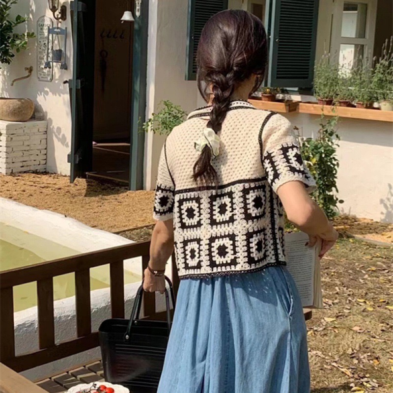 ￼(時尚單品上裝)波西米亞鉤花短袖衫領拼格上衣 文青手鉤拼格針織上衣 日系鈎花鏤空短袖 針織短袖襯衫 短款撞色翻領短袖上-細節圖6