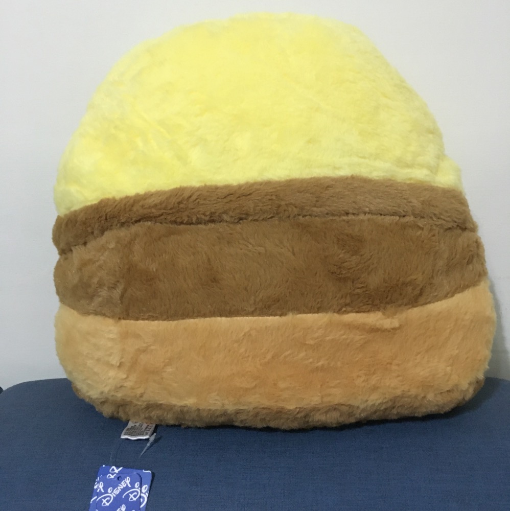 《正版》Disney 迪士尼 二合一 蛋糕抱枕毯系列 小熊維尼 午睡毯 車用抱枕 毯子 抱枕 布偶 玩偶 娃娃-細節圖3