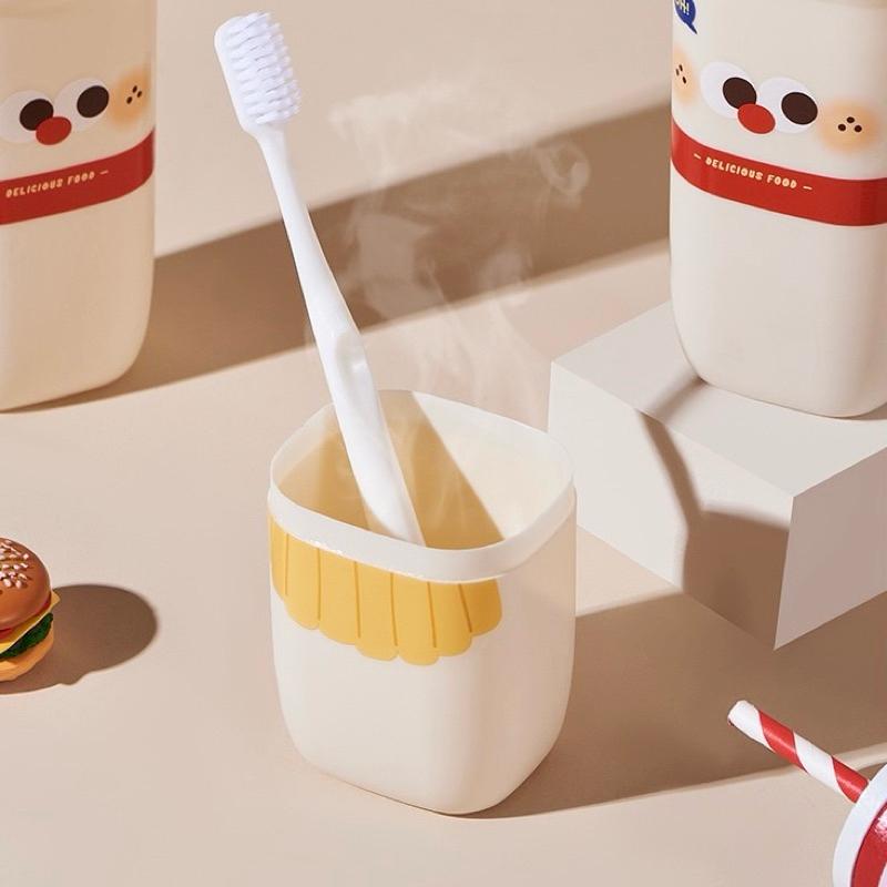 【台灣現貨🎁J&E比選物店】 小奶咖 攜帶式 牙刷收納 旅行盥洗盒 旅行牙刷收納 牙刷杯 漱口杯-細節圖7