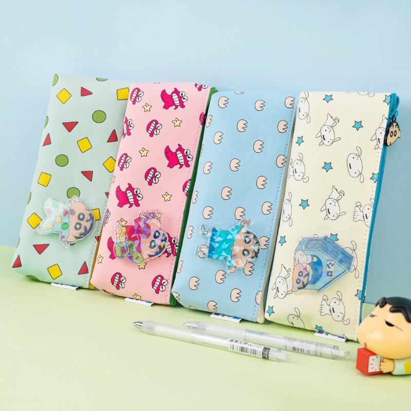 【台灣現貨🎁J&E比選物店】正版 蠟筆小新 三角 帆布 筆袋 大容量 帆布筆袋 鉛筆盒 文具 文具收納 蠟筆小新鉛筆盒-細節圖8