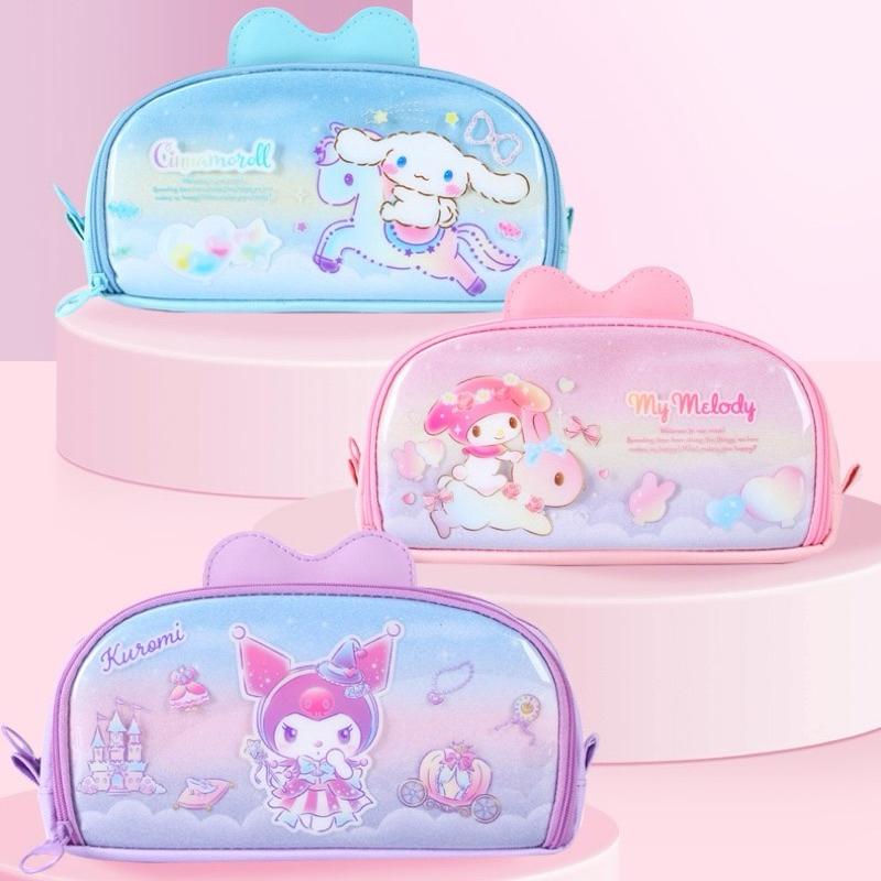 【台灣現貨🎁J&E比選物店】正版 三麗鷗 新款 PU 防水 鉛筆盒 大容量 筆袋 文具收納 收納袋 文具 收納 庫洛米-細節圖6