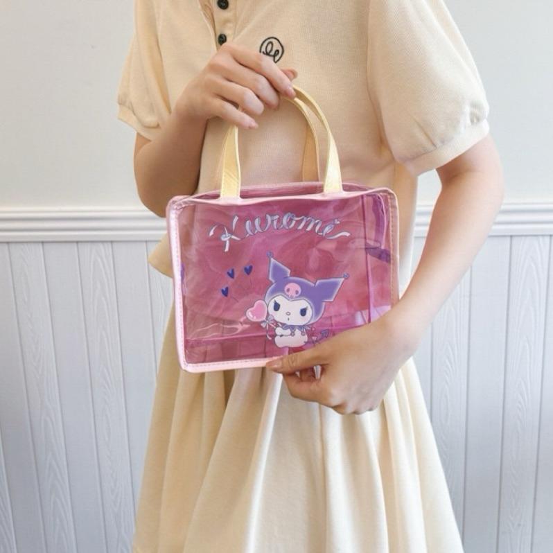 【台灣現貨🎁J&E比選物店】正版 三麗鷗 防水 透明果凍包 拉鍊包 玩水包包 防水包 透明包 玩沙 游泳 化妝包 盥洗包-細節圖5