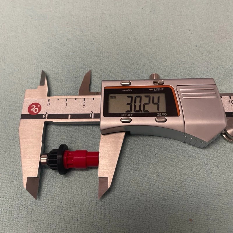 3D列印 紅黑軸 戰鬥陀螺X X世代 金屬 軸心 平衡 T軸 鈦金屬頭-細節圖3